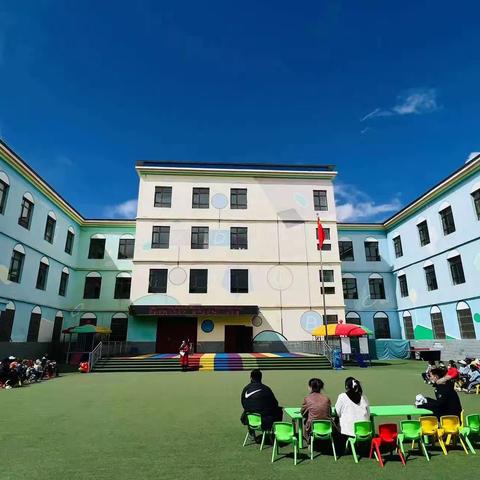 囊谦县三幼学前教育集团第三幼儿园 向日葵二班《衣衣到底》活动