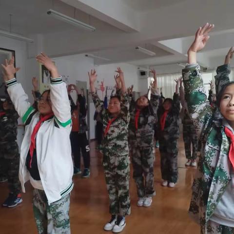 维西县第二中学梦飞艺术团“放飞梦想，快乐舞蹈”2023年第六周舞蹈兴趣小组工作简报