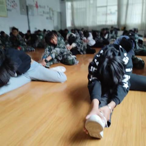 维西县第二中学梦飞艺术团“放飞梦想，快乐舞蹈”2023年第四周舞蹈兴趣小组工作简报