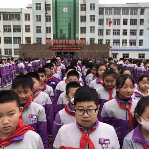 【全环境立德树人】英姿飒爽赛队列 阳光少年展风采 ——栖霞市实验小学五年级队列队形比赛活动纪实