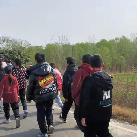 扬中市丰小五一班春季户外旅游活动