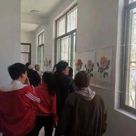 【新时代文明实践】【文化进万家】大义镇开展工笔牡丹画展活动