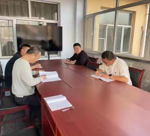 厚德载物，力耕不欺。鄂尔多斯分公司奋力推进2023年公路养护精修细养，保通保畅工作