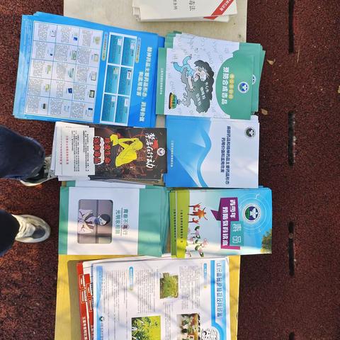 干沟村委会开展“护苗”《追逐梦想做无毒少年》，春季流动课堂进校园宣传活动