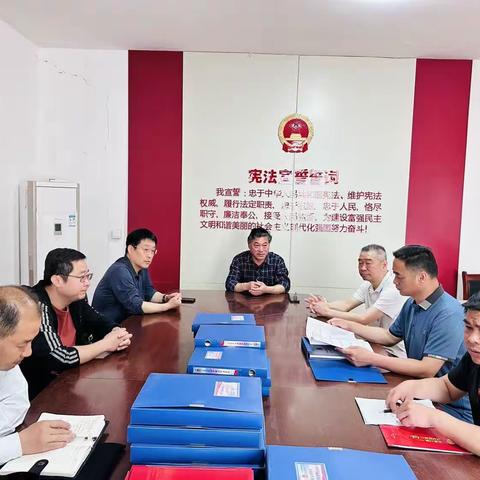 区人大常委会领导李抬一、颜学燕调研推进代表家站提档升级工作