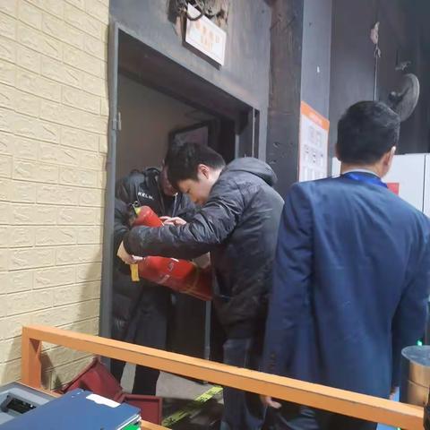 【新港街道利嘉城社区】【党建引领.红色服务】利嘉城社区开展消防安全检查工作