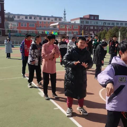 三月，春来无恙，次第花开