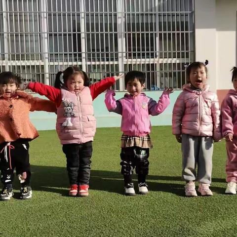 留古镇中心幼儿园小二班第六周活动影集