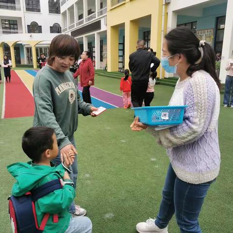 黄陵县店头镇北川幼儿园小一班第十二周活动总结