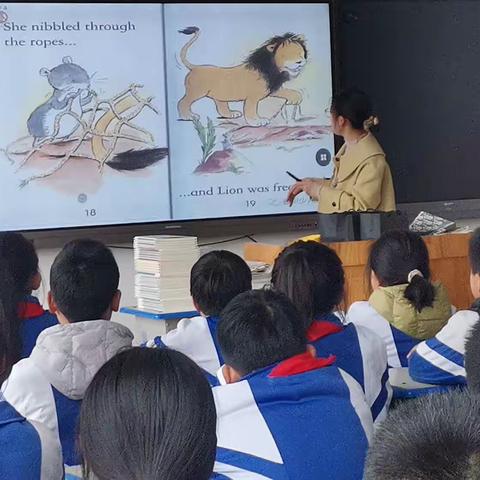 《家长进课堂，助教展风采》单县人民路小学五年级二级部，家长进课堂携手共成长活动