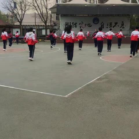 【晋阳街中学·“1315”工作·中考体育训练】齐心协力    稳扎稳打