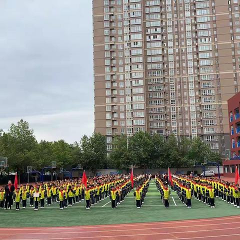 “童心追梦  入队争先”———西安经开第十三小学开展一年级建队入队仪式