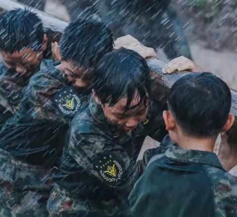 猛虎少年军【军事夏令营】磨炼意志营，迷彩方阵等你加入！