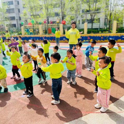 京华合木湖滨花园幼儿园哥伦比亚班——《洗洗菜🥬》