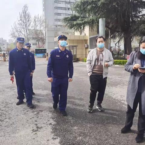 雁塔西路消防救援站组织开展辖区“六熟悉”工作
