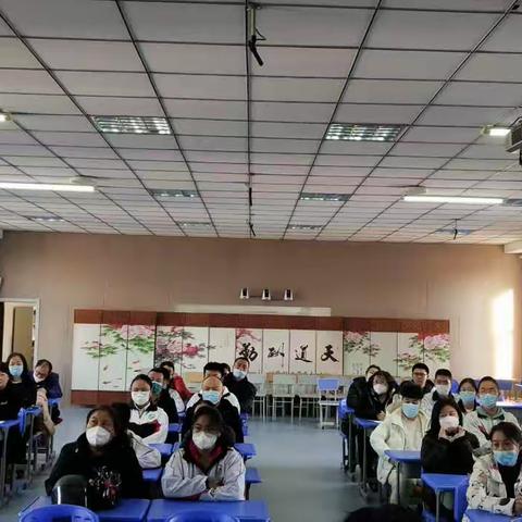 家校联手铸辉煌——记齐齐哈尔市第二十中学四方联席会