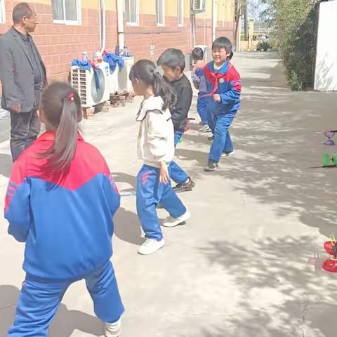 水冶镇北段小学空竹社团活动掠影