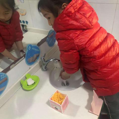 小班 愉快的一周 精彩回顾（副本）