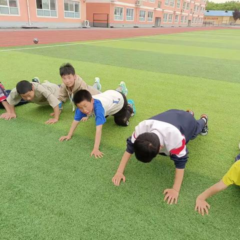 洪河屯乡小学篮球社团