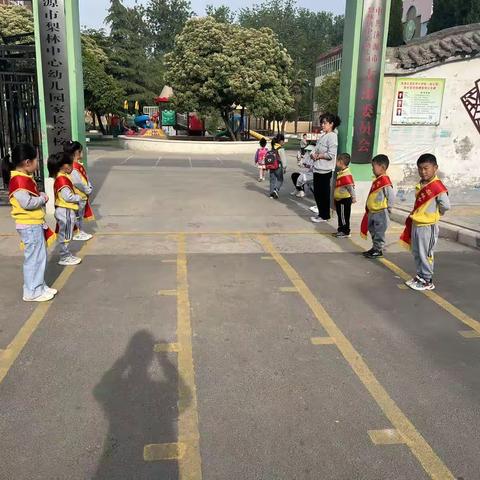 小小世界📸有你们真甜🤭——梨林中心幼儿园中一班一周精彩瞬间