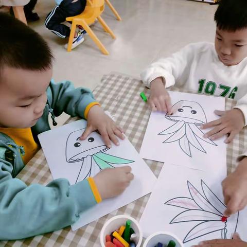 乌烈幼儿园果果班《小小画家》