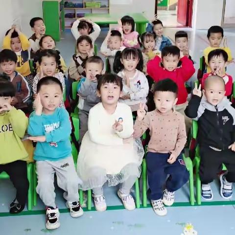 阳光幼儿园小班第7周生活回顾