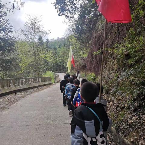 缅怀先烈，文明祭祀