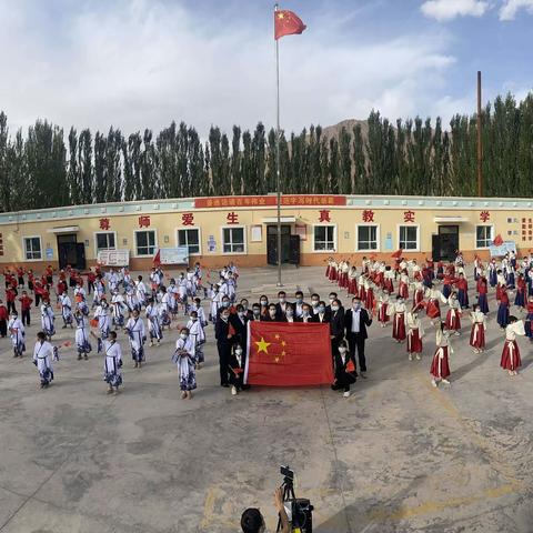 家校齐携手，共育百花开‖——乌鲁克恰提乡小学2022—2023学年第二学期春季开学家长会