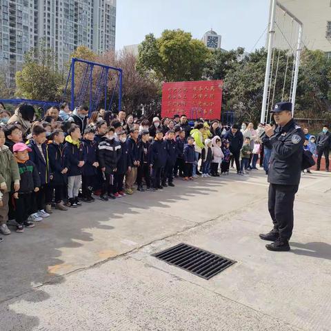 “萌娃进警营 携手平安行”——淮安市实验小学二年级5班社会实践活动走进淮安市公安局巡特警支队