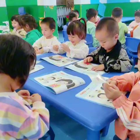 太子庙镇公办幼儿园小二班第三周宝贝们在园的精彩瞬间