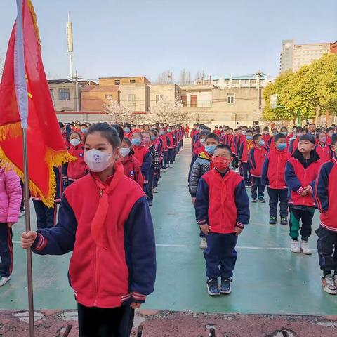 树礼仪形象，展湖滨风采