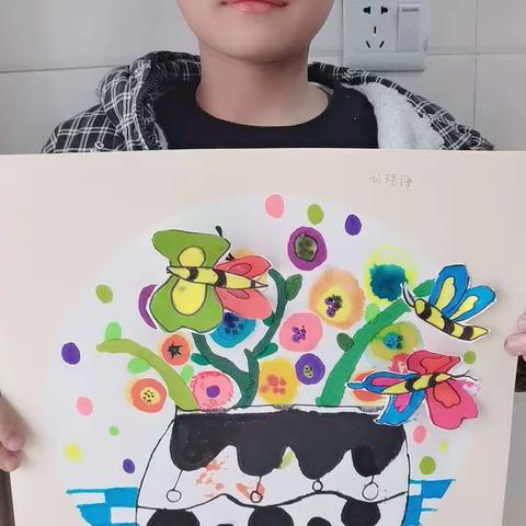 多彩美术五里桥线描班4.8《花与花瓶》