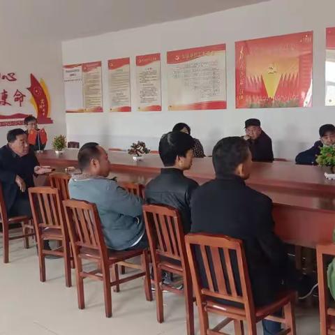 镇领导进入北李庄