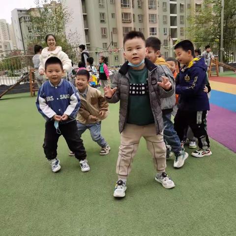 【学习故事】“ 砸沙包 ”——市二幼教育集团（金宝贝幼儿园）