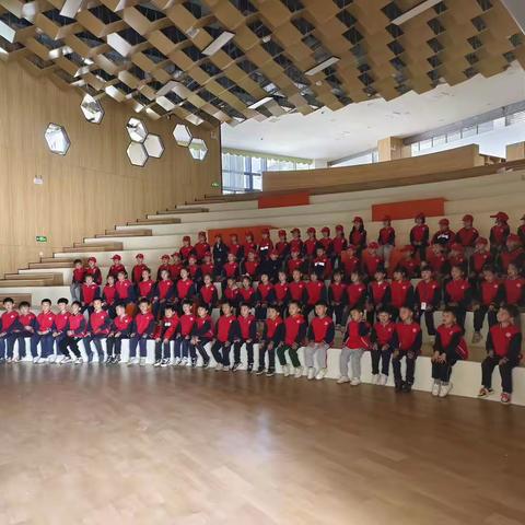 书香滋养童年，阅读点亮梦想——2205班书香节系列活动（六）