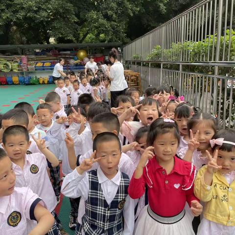 “🌸浓情五月，❤️因爱而美”一蕾蕾幼教集团港城园苗苗一班宝贝五月成长记