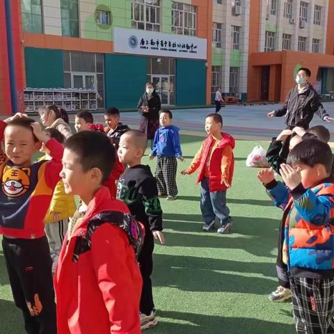 大三班曹芷岚妈妈：我的助教日记——库尔勒市实验幼儿园大班家长开放日