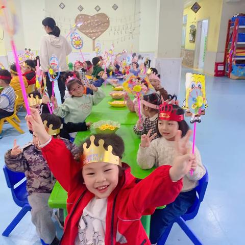 成长不期而遇、生日如约而至一一小太阳幼儿园集体生日会