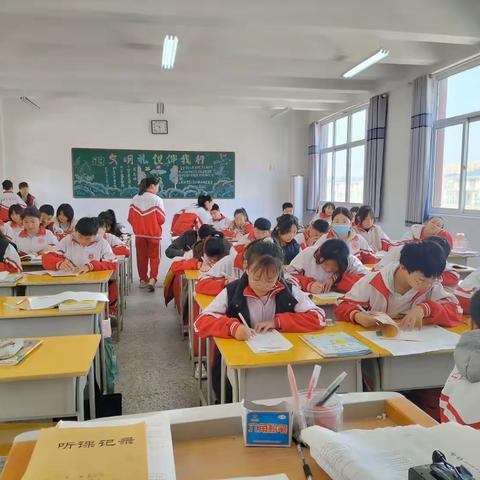 携手同心，共筑未来。东明县第七小学六四班家长会