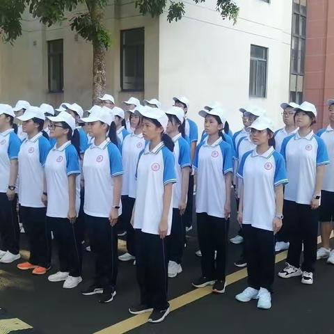 新学期~新气象                                ——军训纪实