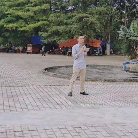 接过父辈的胶刀 传承农垦精神——海胶乌石分公司打造“核心胶工”队伍建设暨45岁以下管理人员割胶技术培训