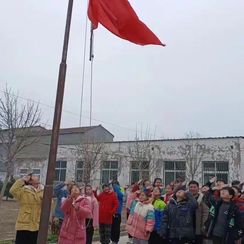 开封市祥符区半坡店乡八府小学第七周升国旗仪式————主题：学习中小学生行为规范