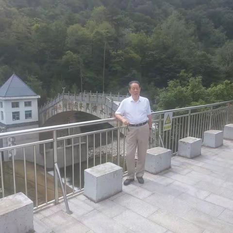 西安市慈善会会长朱智生一行到周至县调研指导慈善工作