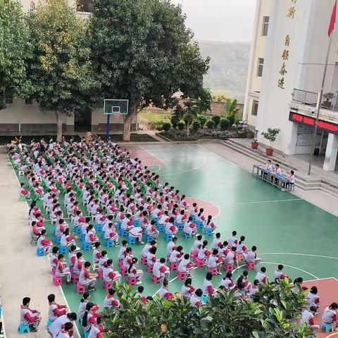 学法律  懂规矩  争做新时代好少年——曼漾小学开展法治进校园活动