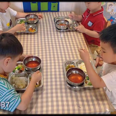 第一城小区启航幼儿园—-小二班日常