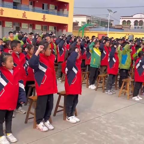 阎庄乡国公营小学“减负不减乐”——学雷锋活动月演讲比赛