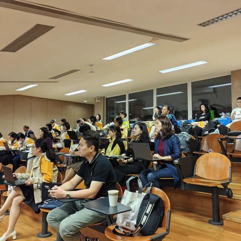 上善若水，厚德载物；大道至简，家校共荣——广东省中小学“百千万人才培养工程”小学文科名教师培养对象赴港研修