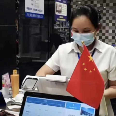 记阳新店月度服务明星—大客员工陈敬花