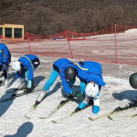 磐石四中莲花山滑雪