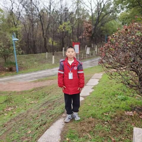 学习雷锋精神，传承红色基因勇争章——弋阳县第一小学四（6）班之叶景灏雏鹰竞争奉献章